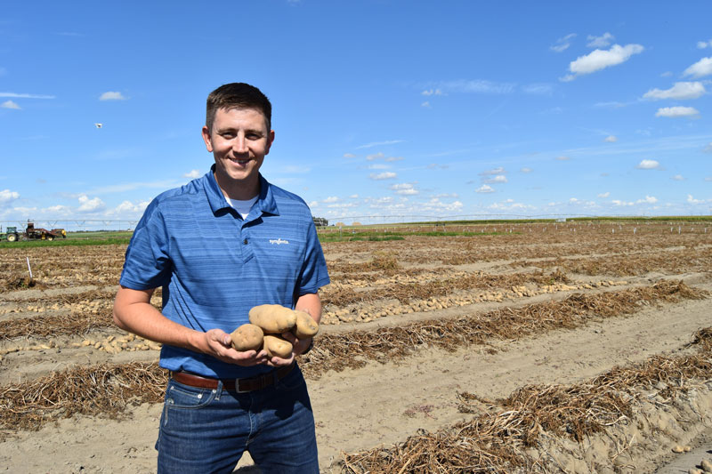 Dan Maxfield, Syngenta agronomic service rep for the Pacific Northwest